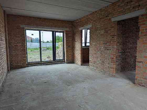 Продаж Будинок 4-кімнатний на вул. Київська Рівне