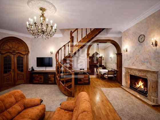 Продаж Квартира 6-кімнатна, 6/7 поверх на вул. Хмельницкого Богдана Киев