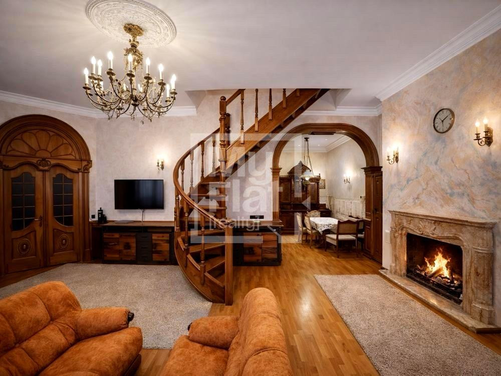 Продаж Квартира 6-кімнатна, 6/7 поверх на вул. Хмельницкого Богдана Kiev - photo 1