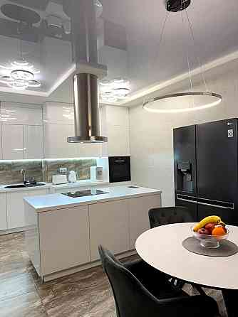 Продаж Квартира 3-кімнатна, 15/22 поверх на Дегтярівська вул., д. 25а Киев