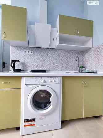 Оренда Квартира 1-кімнатна, 1/3 поверх на пр. Сирецький, 40 Kiev