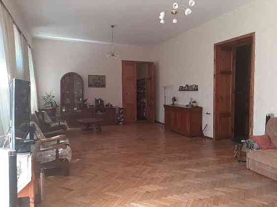 Четырех комнатная квартира на Успенской угол Кузнечной Одесса