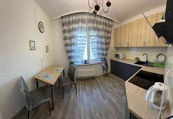 Оренда Квартира 1-кімнатна, 12/15 поверх на вул. Срібнокільська, 8 Kiev