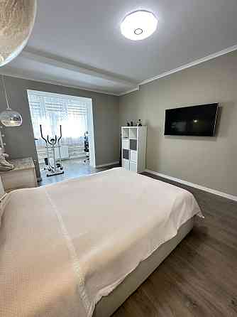 Продаж Квартира 3-кімнатна, 5/10 поверх на Малиновского Маршала ул., 80А Дніпро