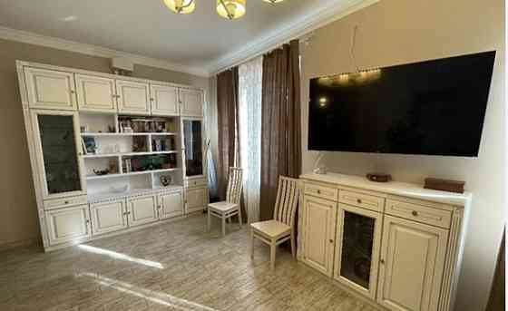 Продам Двоповерховий Будинок на Червоному Хуторі 