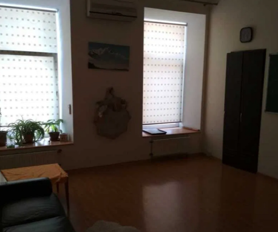 Продаж Квартира 3-кімнатна на ул. Троицкая, 41 Одеса