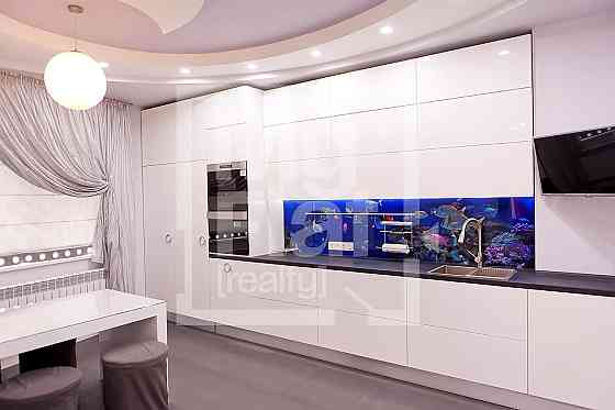 Оренда Квартира 1-кімнатна, 8/27 поверх на вул. Леси Украинки Kiev