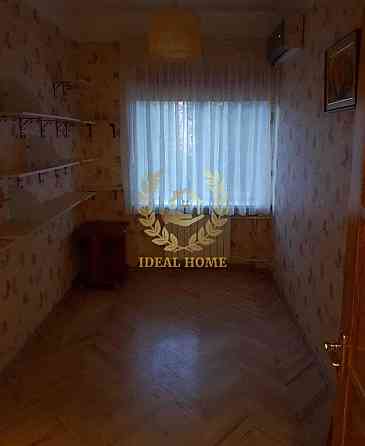 Продаж Квартира 3-кімнатна, 3/5 поверх на Антонова Авиаконструктора ул., 2/32, корп. 7 Kiev