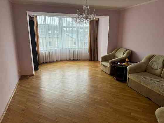 Продаж Квартира 3-кімнатна, 3/10 поверх на Ярошинської, 6 Львов