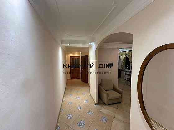 Оренда Квартира 3-кімнатна, 9/9 поверх на Окипной Раисы ул. Kiev