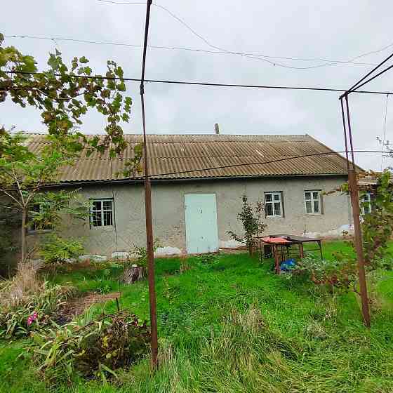 Продаётся небольшой дом в с.Жолтое  на самом берегу Хаджибеевского лимана Жовте