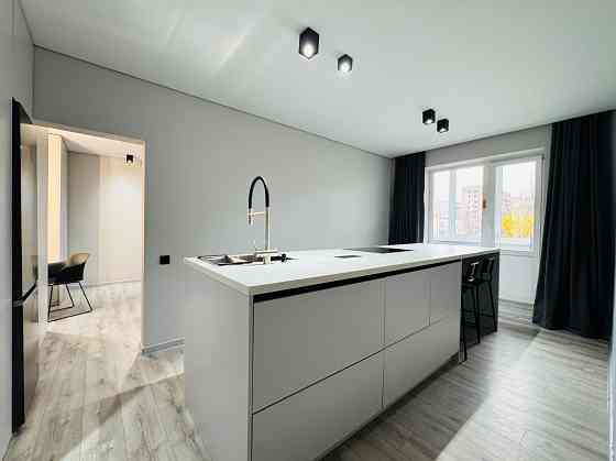 Продаж Квартира 2-кімнатна, 2/9 поверх на Ревуцкого вул., д. 5 Kiev