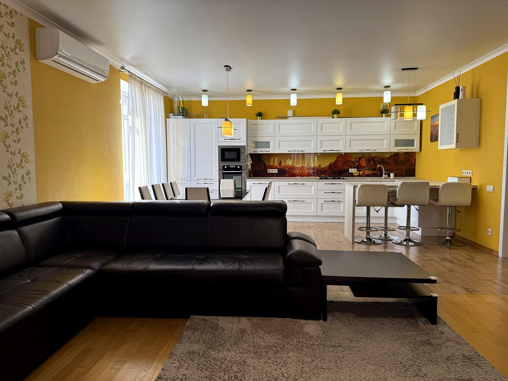 Продаж Квартира 2-кімнатна, 5/5 поверх на Замковецька вул., д. 102А Київ - фото 1