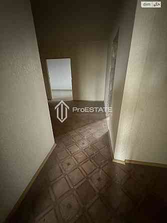 Продаж Квартира 3-кімнатна, 21/25 поверх на вул. Урловская Київ