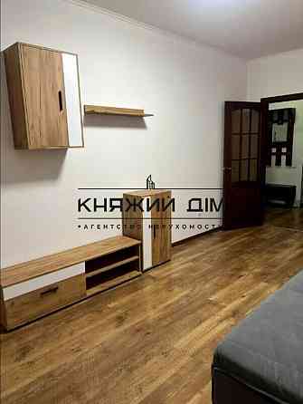 Оренда Квартира 1-кімнатна, 15/17 поверх на Воскресенская ул. Киев