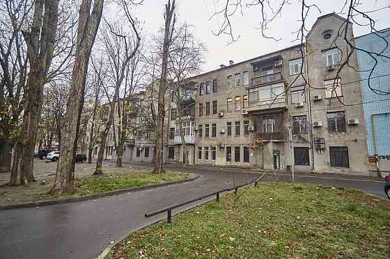 Продаж Квартира 4-кімнатна, 3/4 поверх на Семинарская ул. Одеса