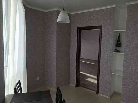 Оренда Квартира 1-кімнатна, 28/35 поверх на просп.Соборності, 30 Киев