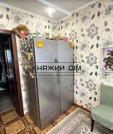 Продаж Квартира 3-кімнатна, 4/22 поверх на Урловская ул. Kiev