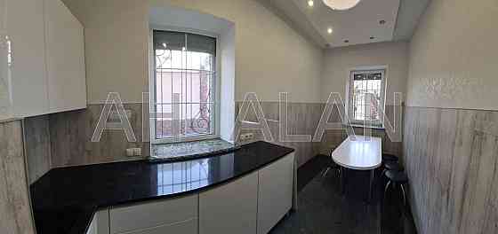 Оренда Будинок 12-кімнатний на Куп'янська вул., 38 Kiev