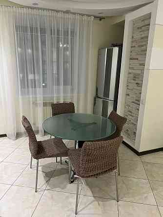 Продаж Квартира 3-кімнатна, 3/14 поверх на Вишняківська вул., д. 13 Kiev