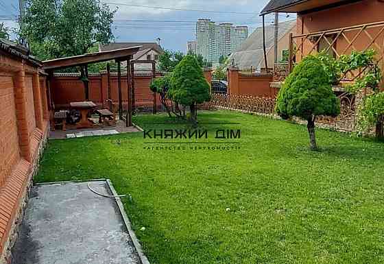 Продаж 3 поверхового будинку з ремонтом і ділянкою. № 2211621 Київ