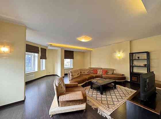 Продаж Квартира 3-кімнатна, 10/14 поверх на Паньківська вул., д. 27/78 Київ