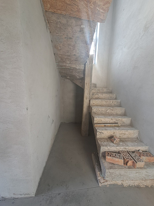 Продаж 2-поверховий  з ділянкою 5 сот 190 кв.м  на Камінна вул. Байківці - фото 17