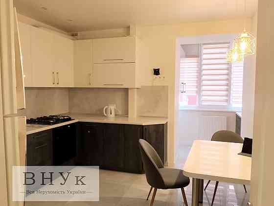 Продаж Квартира 3-кімнатна, 2/10 поверх на вул. Бандери С. Ternopil'