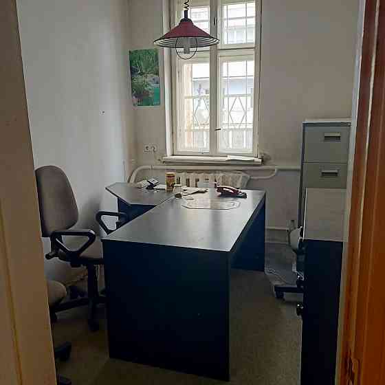 Продаж торгове приміщення на Коновальця Є. вул., 104 А Ivano-Frankivs'k