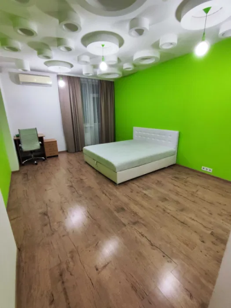 Оренда Квартира 1-кімнатна, 10/14 поверх на вул. Василя Симоненка, 5а Киев