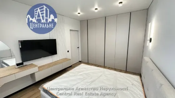 Продаж 1к Квартира 40.5 кв.м вул. Буковинська 62-А Чернівці