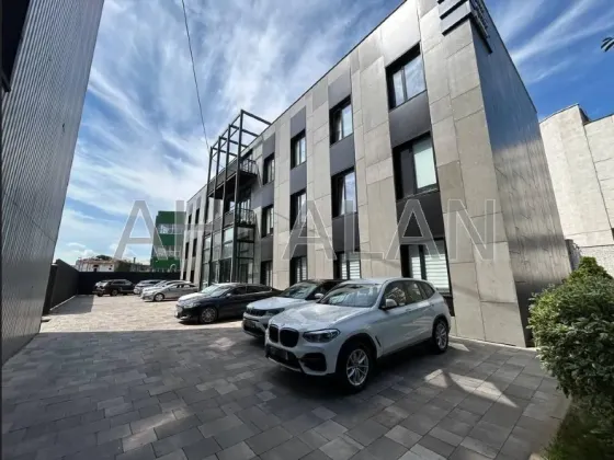 For sale Business Center / Administrative Building area 1130 sq.m  at Ростиславська Kiev