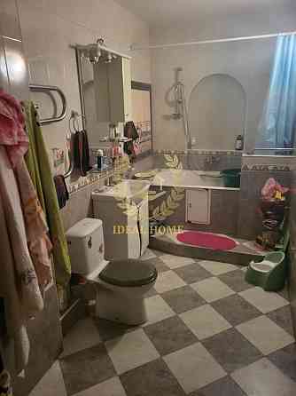 Продаж Квартира 4-кімнатна на Уинстона Черчилля ул., 18Б Kiev