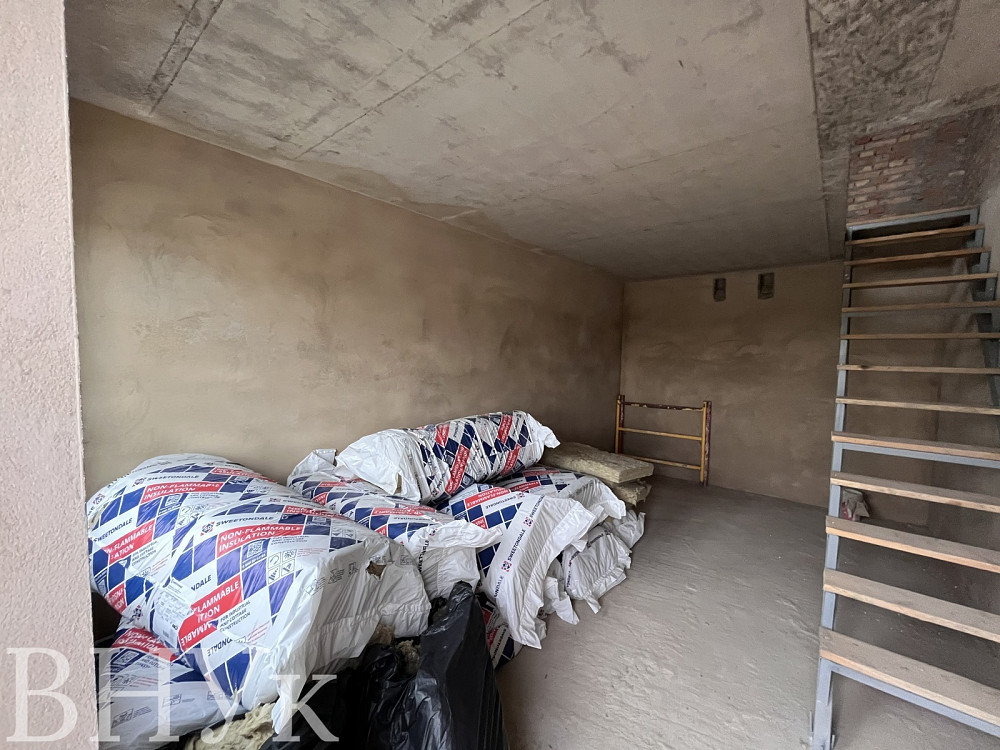 Продаж Квартира 3-кімнатна, 3/3 поверх на Зоряна  - фото 2