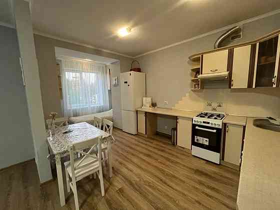 Продаж Квартира 1-кімнатна, 2/9 поверх на Дмитра Іващенка (Срібних Лелек) Luts'k