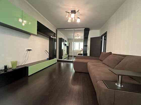 Продаж Квартира 2-кімнатна, 8/9 поверх на Оріхуватська вул., д. 12 Київ