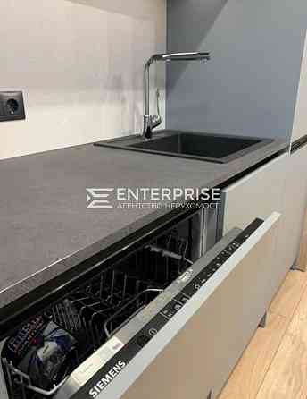 Продаж Квартира 1-кімнатна, 5/9 поверх на вул. Салютная Київ