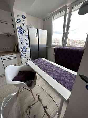 Оренда Квартира 2-кімнатна, 14/16 поверх на Вишняковская ул., 8А Kiev