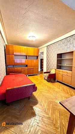 Оренда Квартира 3-кімнатна, 4/9 поверх на Ломоносова ул., 30/1 Київ