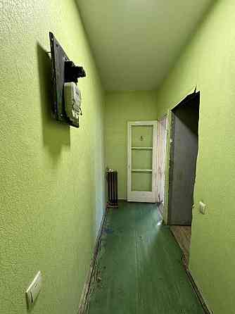 Продаж Квартира 2-кімнатна, 2/5 поверх на Салютна вул., д. 49 Київ