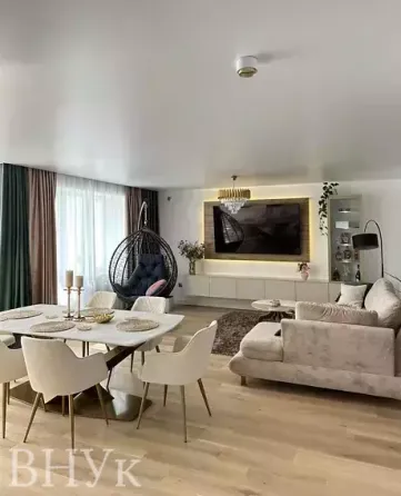 Продаж Квартира 3-кімнатна, 8/10 поверх на вул. Пирогова Тернопіль