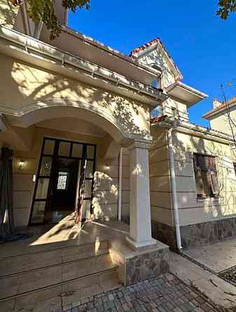 Продается 3-х этажный дом в Коттеджном поселке " Оазис " ! 8 соток, 10 ст Большого Фонтана! Одеса