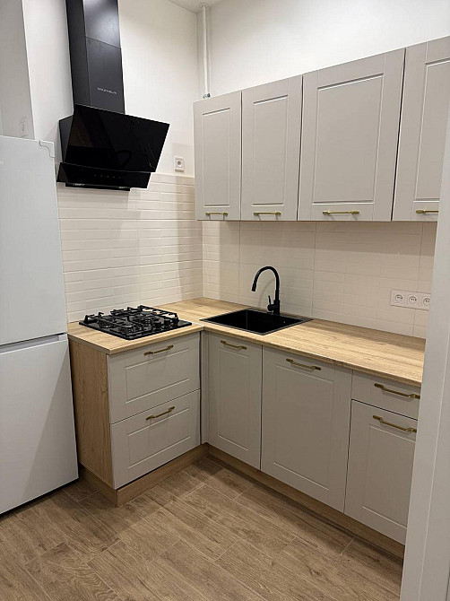 Продаж Квартира 1-кімнатна, 4/4 поверх на вул. Площа Святого Теодора Львов - изображение 4