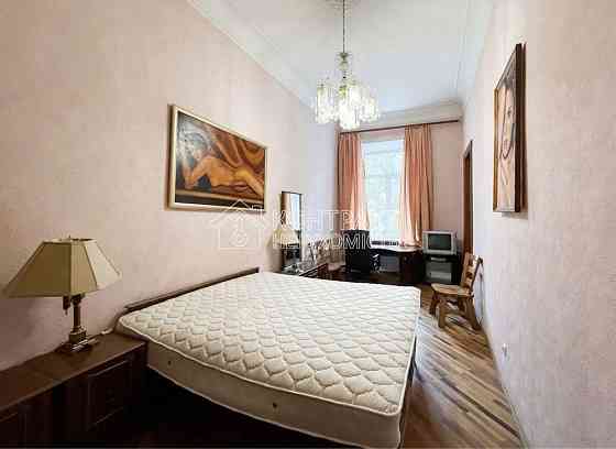 Продаж Квартира 2-кімнатна, 2/5 поверх на вул. Куликівський узвіз Харьков