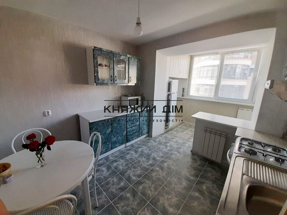 Оренда Квартира 3-кімнатна, 4/12 поверх на Тургеневская ул. Київ - фото 1