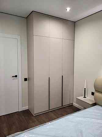 Продаж Квартира 3-кімнатна, 21/25 поверх на Олександра Олеся вул., д. 17 Киев