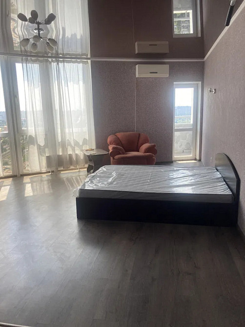 Оренда Квартира 1-кімнатна, 28/35 поверх на просп.Соборності, 30 Киев - изображение 2