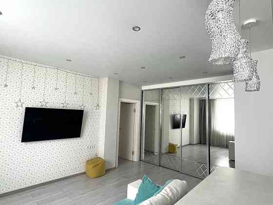 Продаж Квартира 3-кімнатна, 22/25 поверх на Освіти вул., 16 Kiev