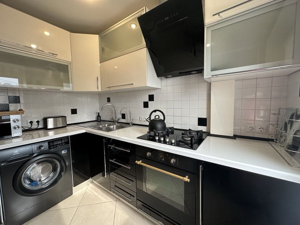 Продаж Квартира 2-кімнатна, 8/9 поверх на Оріхуватська вул., д. 12 Київ - фото 1