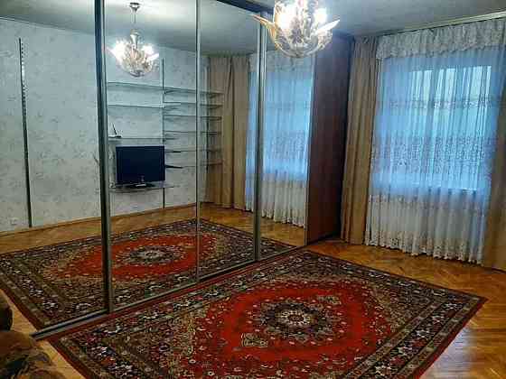 Оренда Квартира 3-кімнатна, 4/9 поверх на Дмитрия Луценко, 5к1 Київ